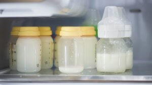 breast milk storage container