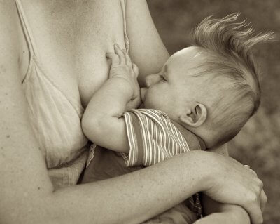 positions to breastfeed your baby